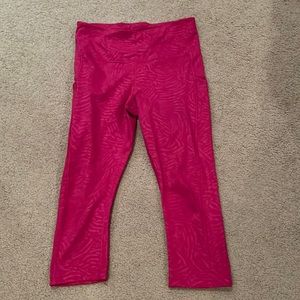 Ultimate Stash Pocket Embossed Capri

S Petite | Fiji Magnolia Purple